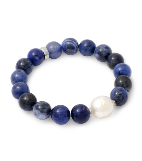 Beaded bracelet with blue beads and a white pearl on a white background