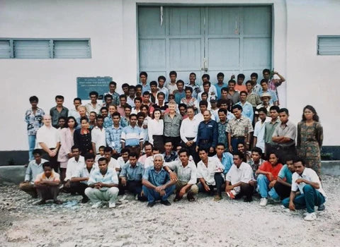 Group picture of around 30 or more people 