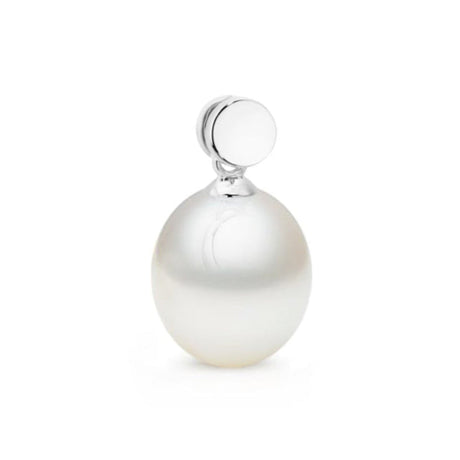 This pendant features a 11mm white South Sea pearl set in 925 sterling silver, with a C-grade pearl. It comes presented on a 50cm sterling silver chain and has a dimension of 20mm in height, including the bail and pearl.