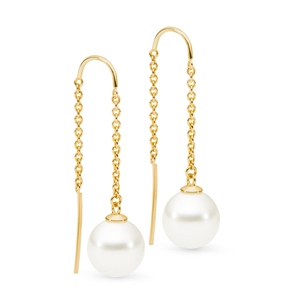 The 14K Yellow Gold threaded chain earrings feature 9mm South Sea pearls in the NL1 shape, with a B-grade white colour. These elegant earrings have a total height of 48mm and offer a refined, modern design suitable for various occasions.