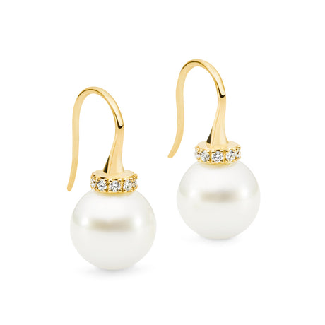 These 18K Yellow Gold shepherd hook earrings feature 10mm South Sea pearls and 0.15ct diamonds, combining elegance with a modern touch. The total height is 25mm, and they are available in 18K White, Yellow, and Rose Gold. Perfect for adding a refined, luxurious element to any outfit. You can view the matching pendant as well for a complete set.