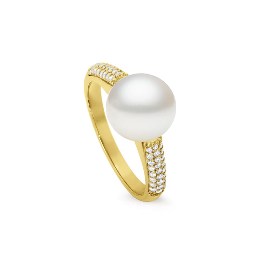 This stunning 9K Yellow Gold ring features a 12.5mm High Button South Sea pearl and is adorned with 0.24ct diamonds on the shoulders. Available in Medium (size 54/17mm diameter) and Large (size 56/18mm diameter). The design is also offered in 9K White Gold.