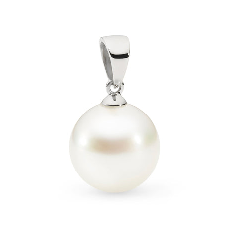 This articulated pendant in 18K White Gold features an 11mm South Sea pearl. Available in White, Yellow, and Rose Gold, the design is elegant and versatile. Chains are sold separately. The pendant's dimensions are 20mm, including the bail and pearl